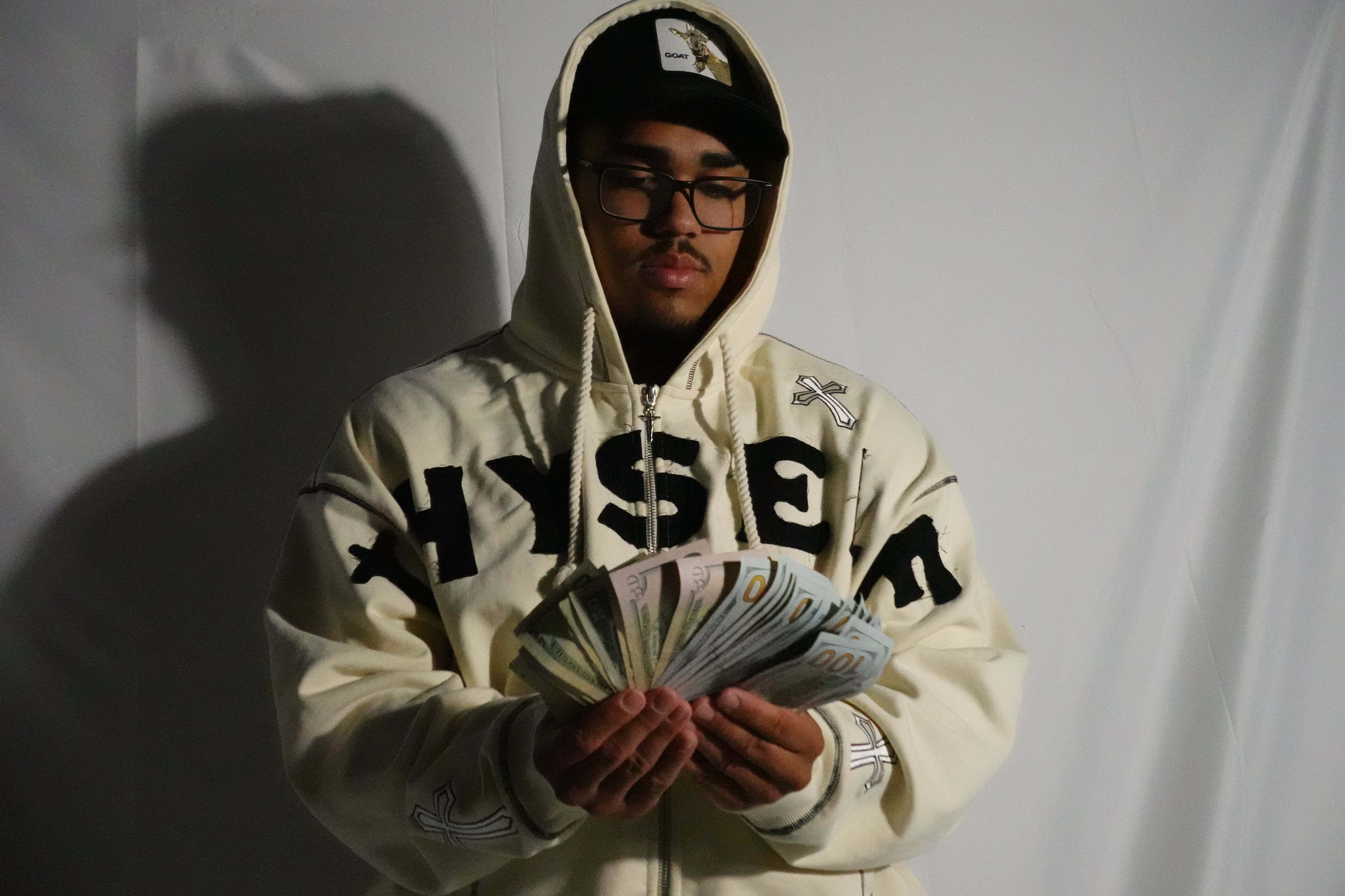 INTHYSELF ORIGINAL OFFWHITE ZIPUP