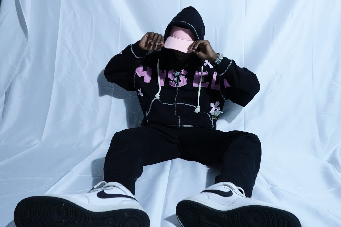 INTHYSELF ORIGINAL BLACK ZIPUP